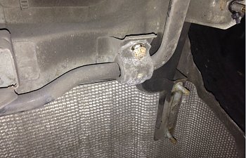 Anti roll bar and exhaust mount.jpg